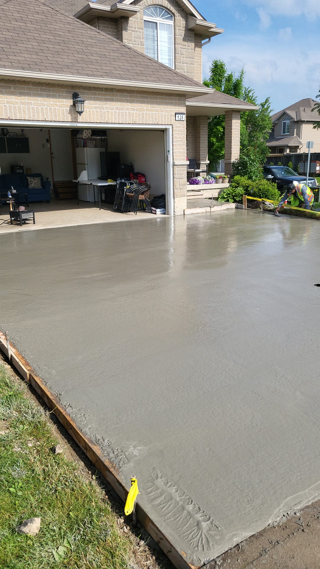 concrete-driveway-burlington-oakville